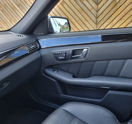 Mercedes-Benz Klasa E cena 126000 przebieg: 139000, rok produkcji 2010 z Łańcut małe 781